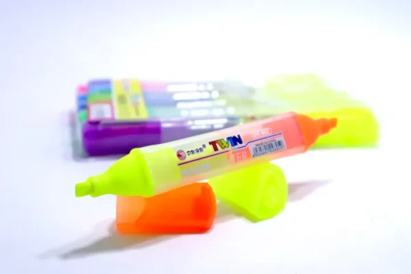 pack of Double side highlighter Marker in different colors - Image 2